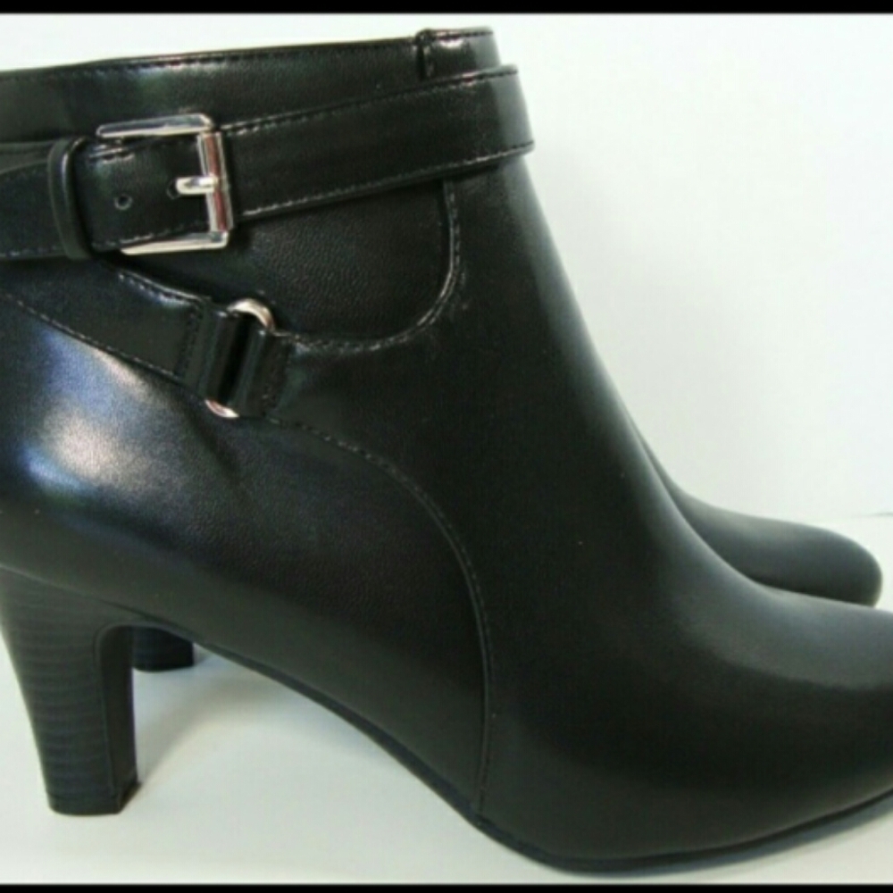 Chaps black ankle boots